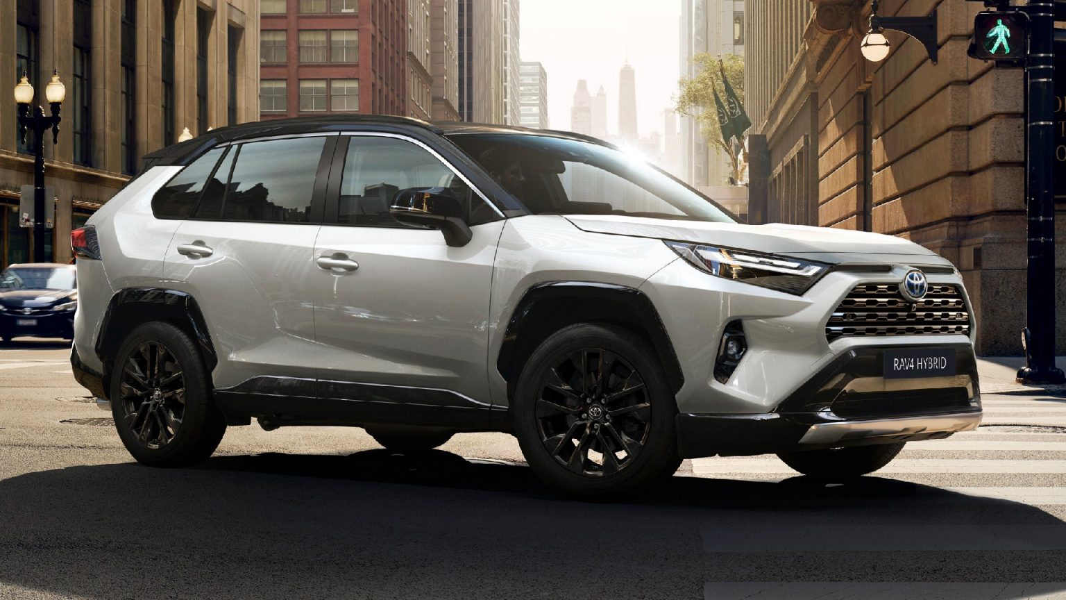 Toyota RAV4 2023 представила деталі оновлення