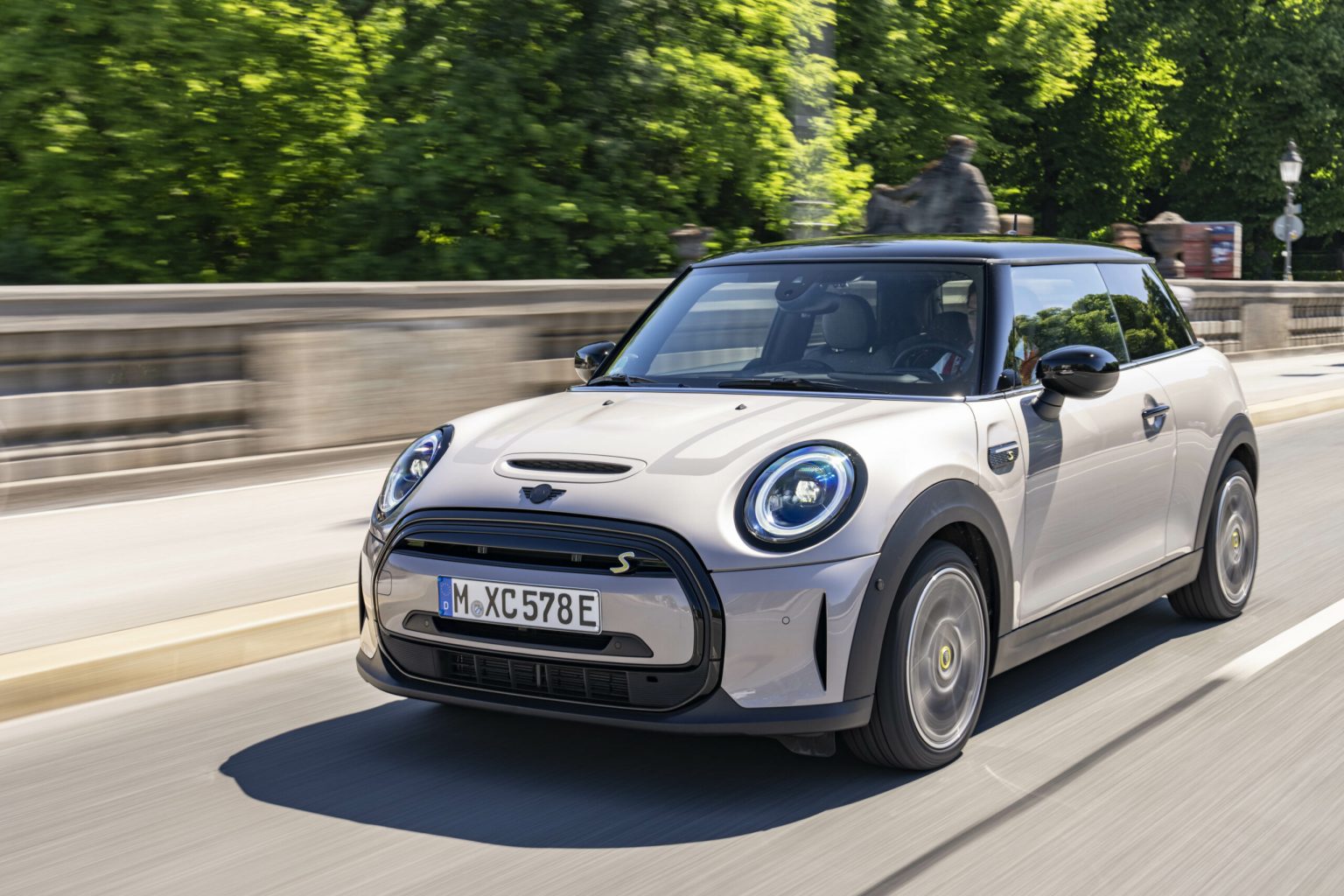 MINI показав Cooper SE для людей з обмеженими можливостями