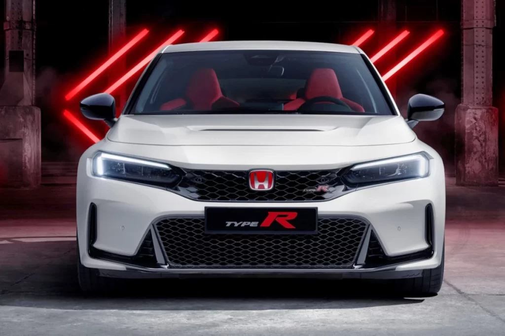 Покупцям Honda Civic Type R доведеться чекати на хетчбеки по півроку