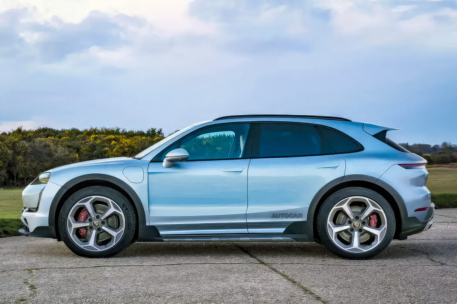 Porsche Cayenne переходить на електрику