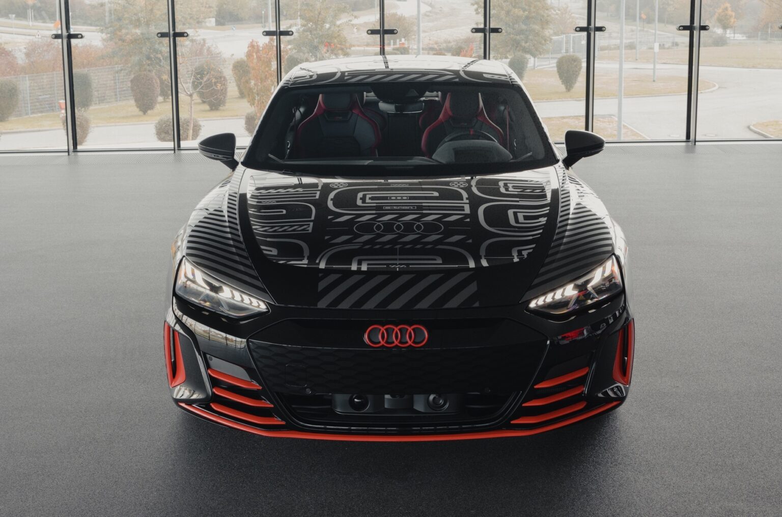 Audi RS e-tron GT отримав спецверсію з дизайном тестового прототипу