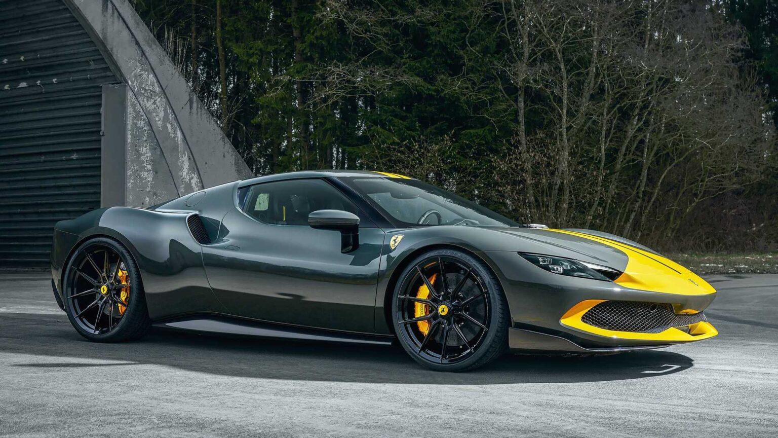 Ferrari 296 GTB отримала позолочену вихлопну систему Ferrari 296 GTB отримала позолочену вихлопну систему 1