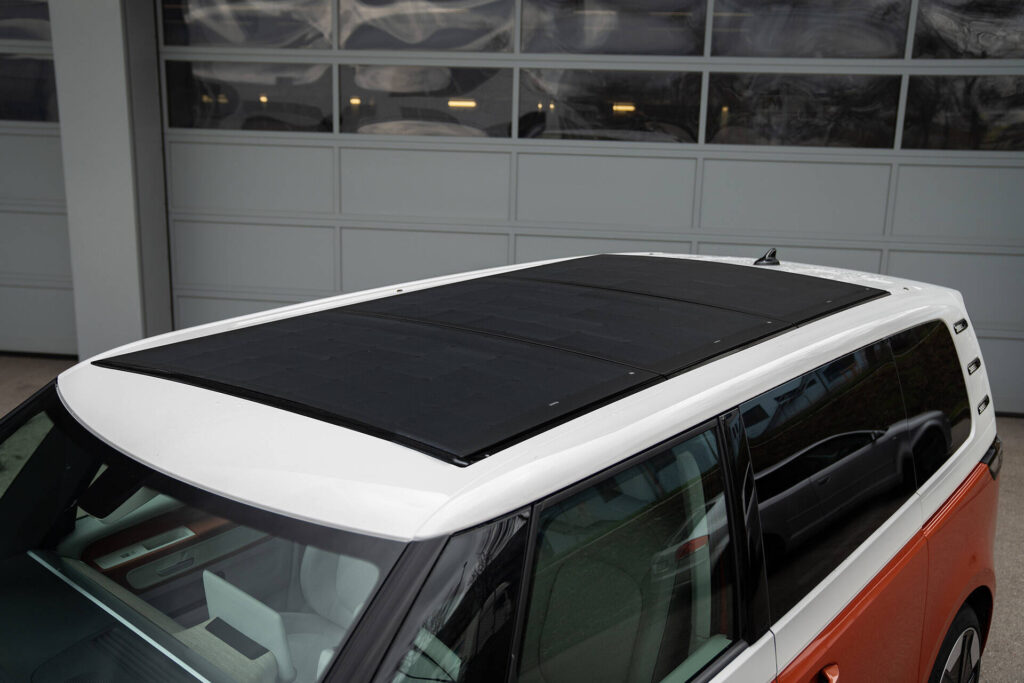 Мікроавтобус Volkswagen отримав сонячну батарею на дах