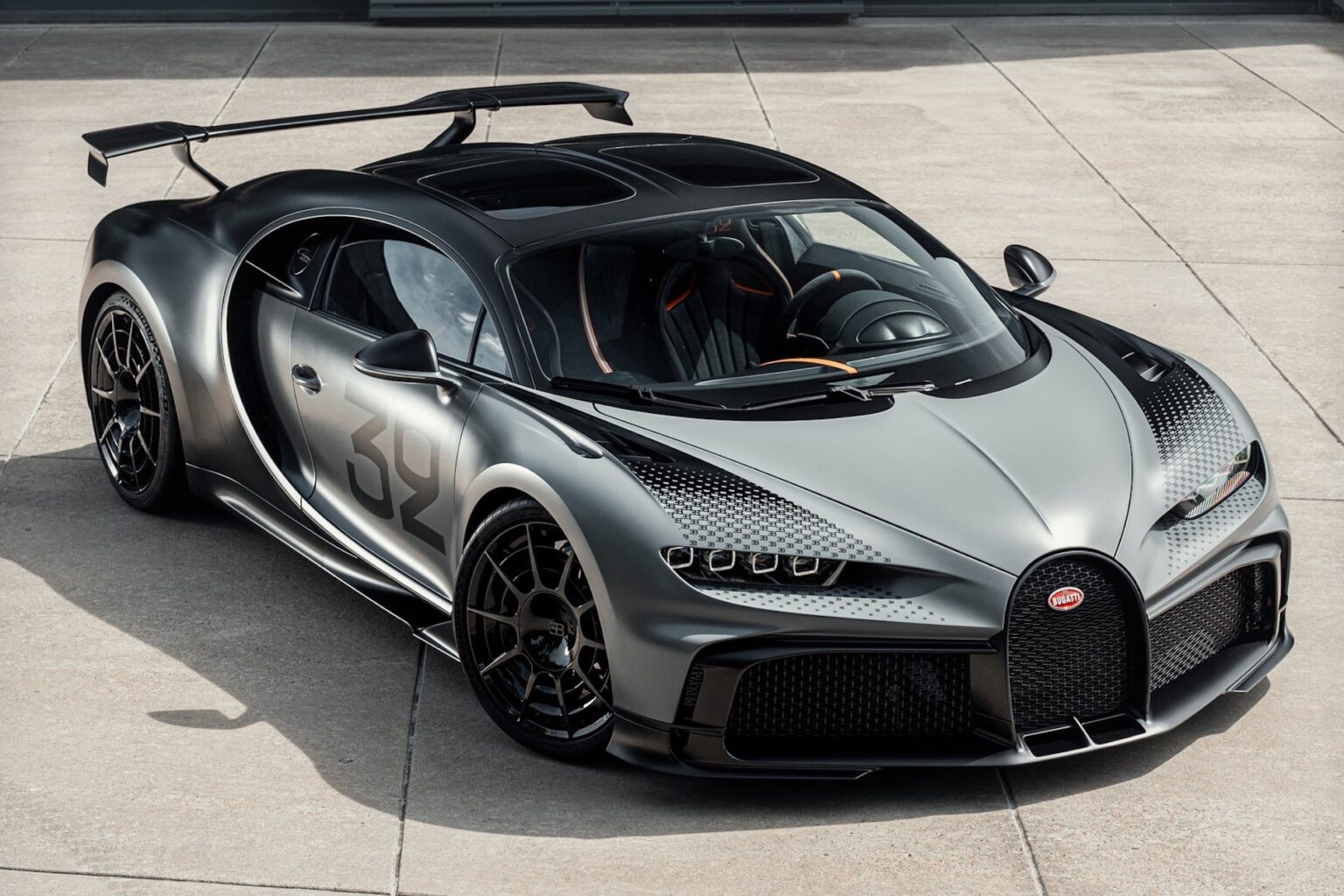 Bugatti збудувала унікальний Chiron Pur Sport на честь легендарного Луї Широна