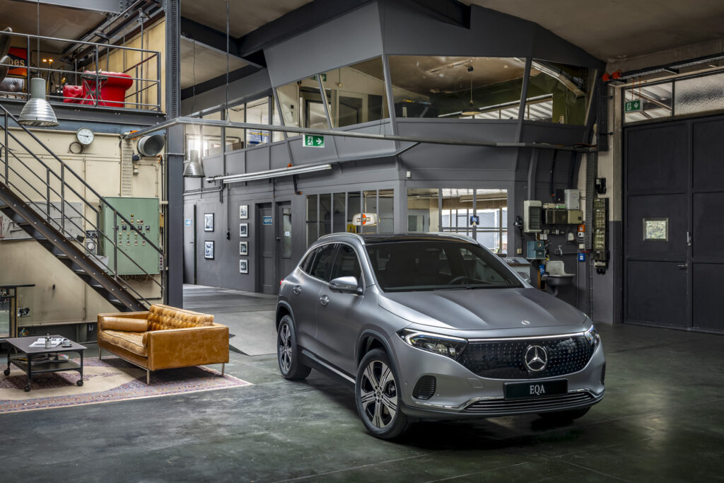 Mercedes-Benz оновив EQA та EQB: що змінилося