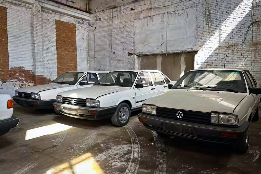 В Мережі показали нові седани Volkswagen, які на десятиліття забули на складі