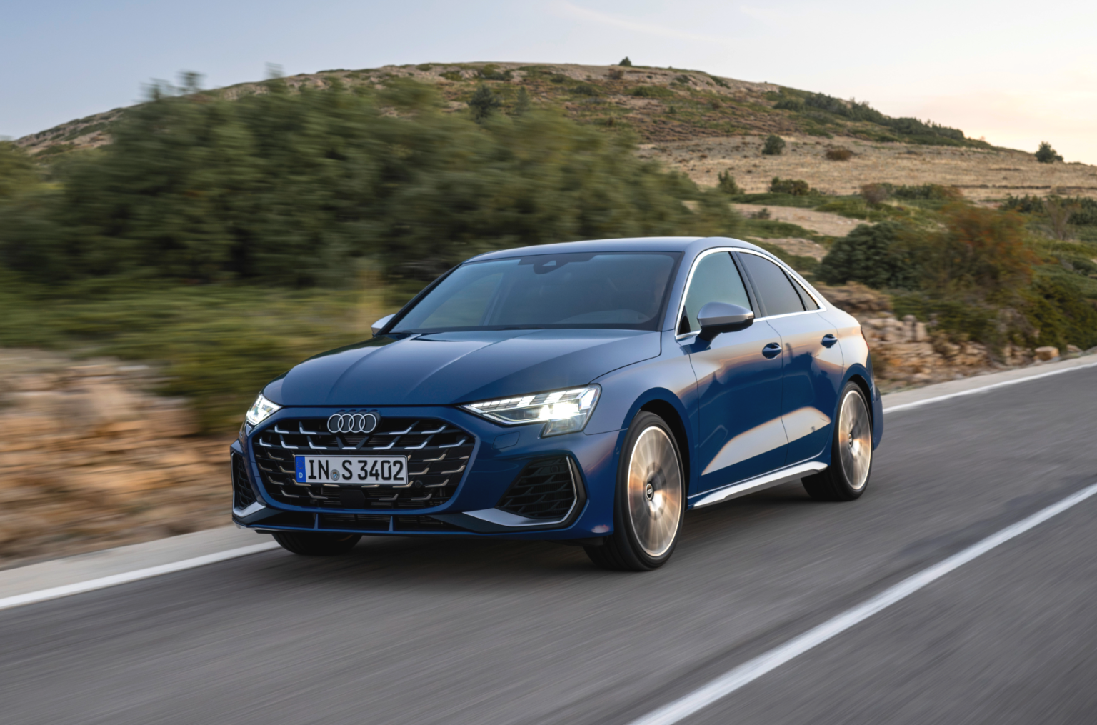 Audi представила оновлені S3 з 333-сильним мотором та дрифт-режимом