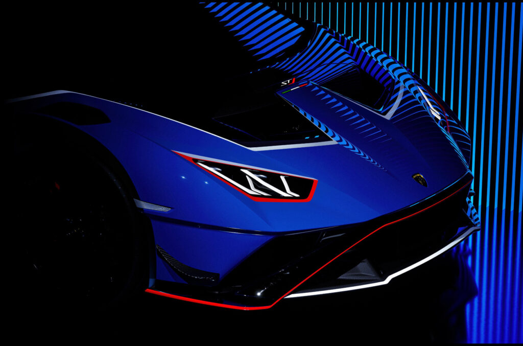 Lamborghini Huracan прощається з мотором V10 екстремальною спецверсією