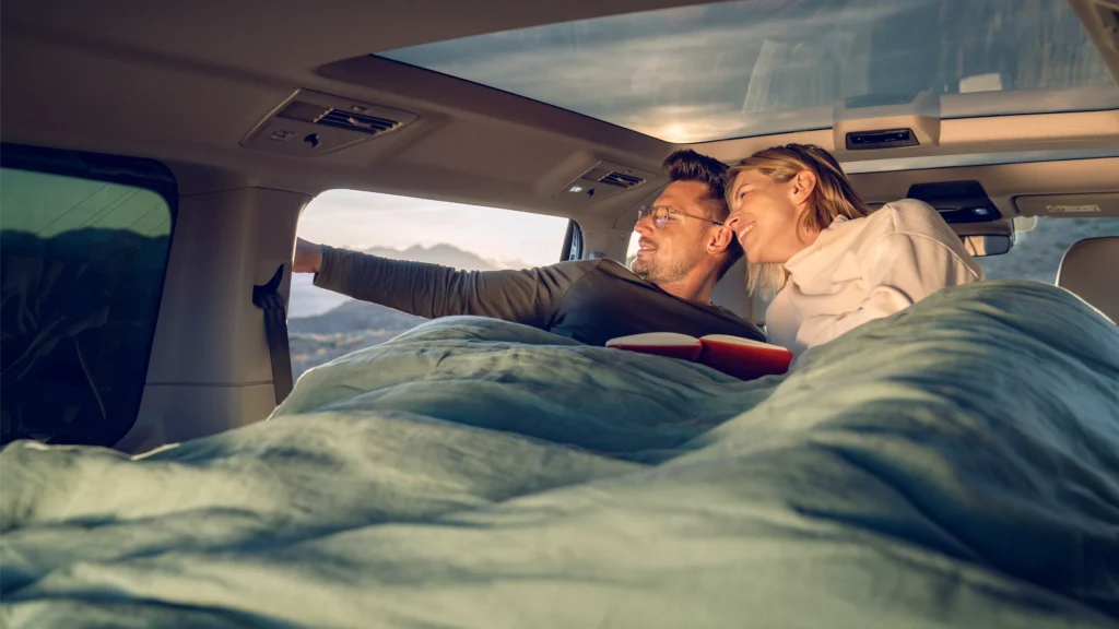 Volkswagen запропонував для Multivan спальне місце та меблі