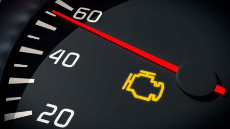 Що робити, якщо загорівся Check engine